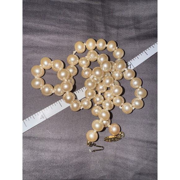 -NECKLACE Faux Pearls Creamy Color 19” Long Very Pretty - Picture 11 of 15